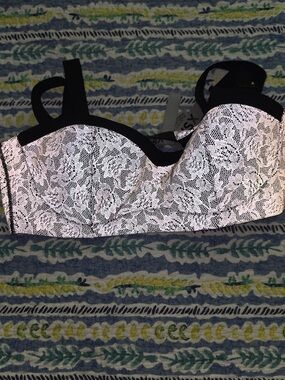 Lace Balconette Sports Bra - Black Gray
